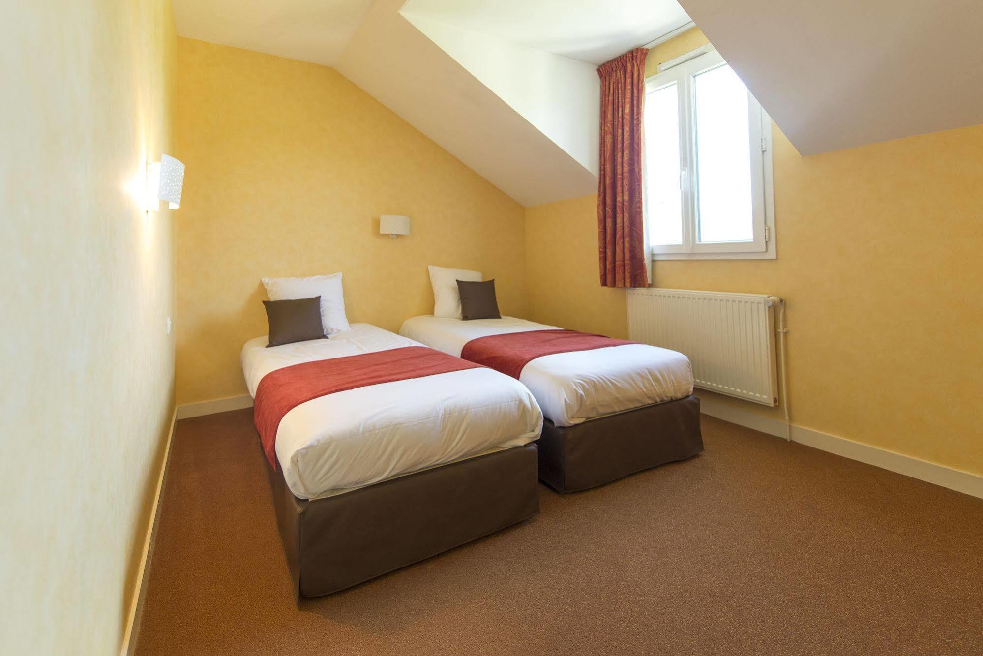 The Originals City, Hotel La Saulaie, Saumur Ouest デュエ・ラ・フォンテーヌ エクステリア 写真