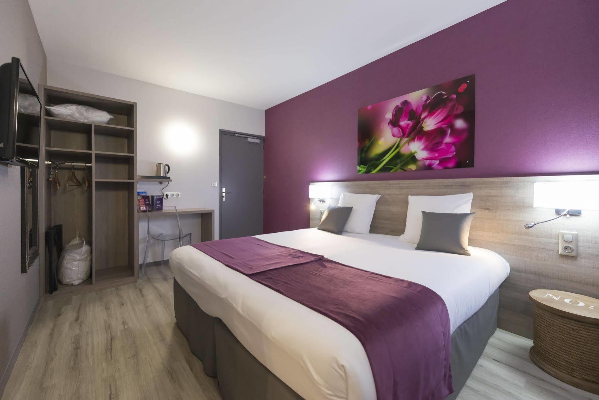 The Originals City, Hotel La Saulaie, Saumur Ouest デュエ・ラ・フォンテーヌ エクステリア 写真